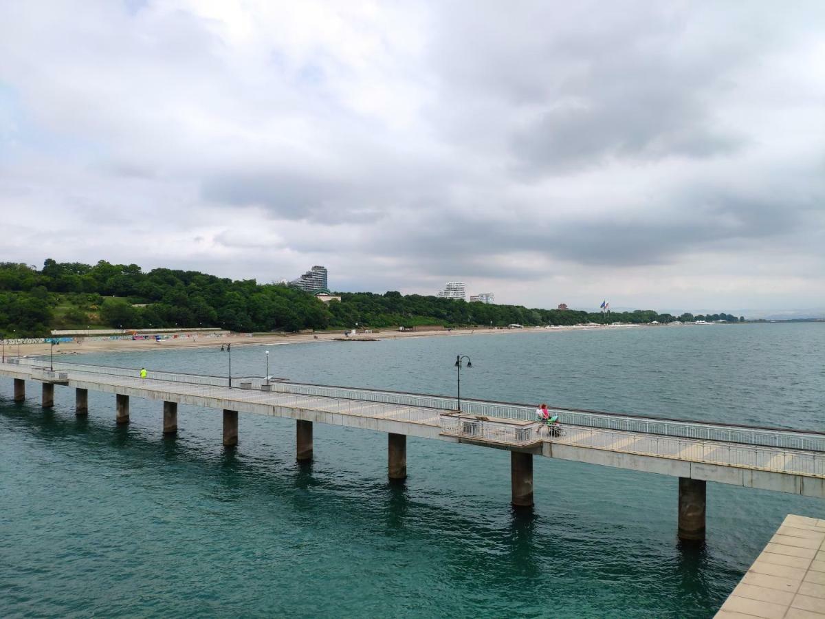 Delux Apartments Cote Dagur Burgas Exteriör bild